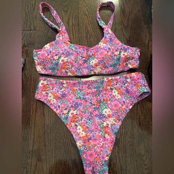 New Two Piece Swim Suit - Picture 2 of 3